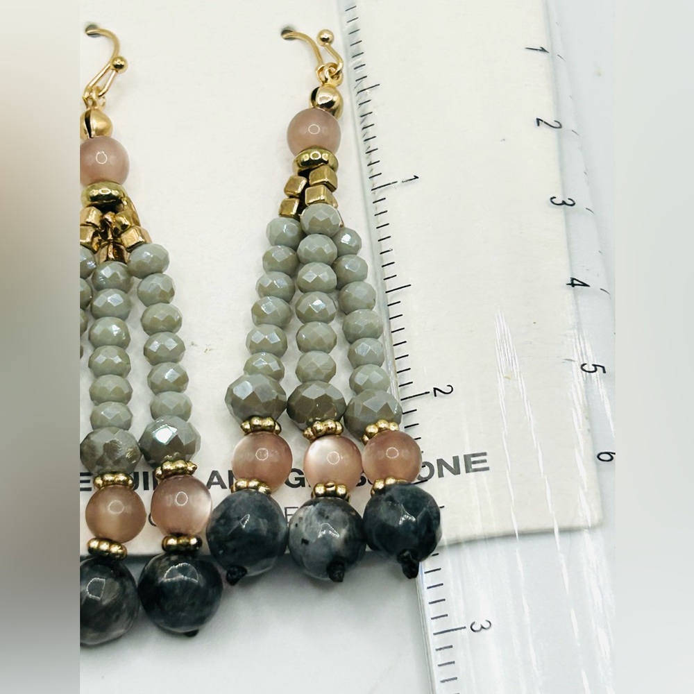 Stone bead dangle earrings - Picture 3 of 3